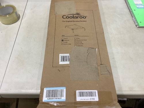 Elevated Pet Bed - Lot 984