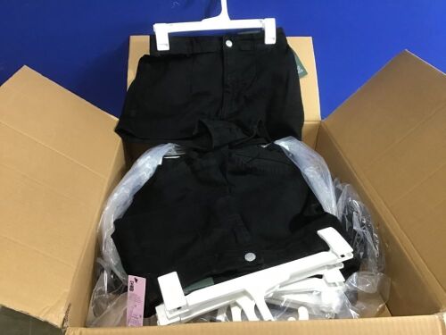 Case of (12) WIld Fable Highest Rise Mom Shorts, Size: 8 - Lot 410