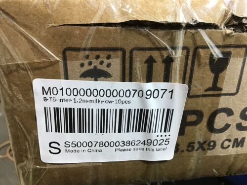 Case of (10) LED T5 Tube Lights. - Lot 638