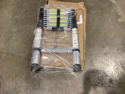 Telosscopic Aluminum Ladder - Lot 795