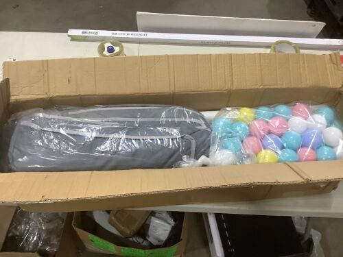 Baby Play Bin w/ Balls. - Lot 297