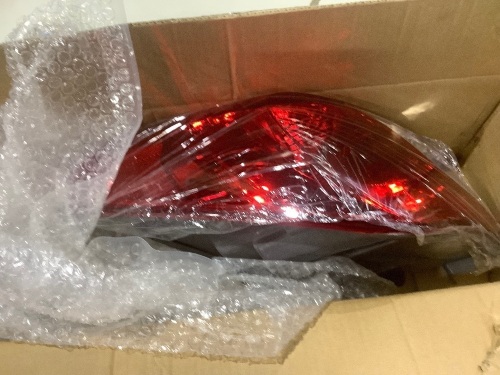 Passenger Side Tail Light for 2011-2014 Hyundai Sonata  - Lot 796