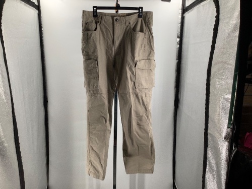 Red Head Men's Pants, Medium, Appears New - Lot 190