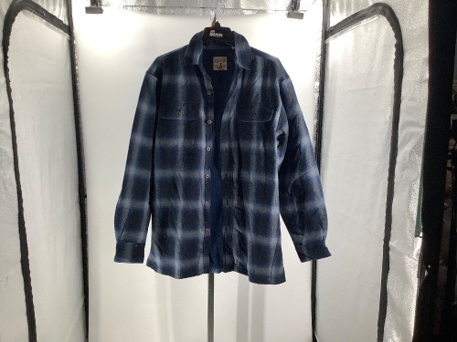 Red Head Men's Flannel, Medium, Appears New - Lot 377