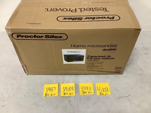 Proctor Silex 700 Watt Microwave Oven - Black - Lot 4002