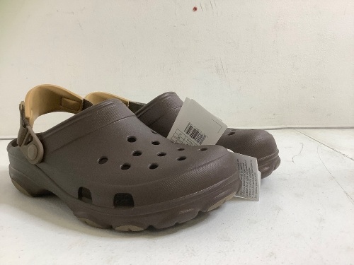 Crocs, Size 9, Appears New - Lot 315