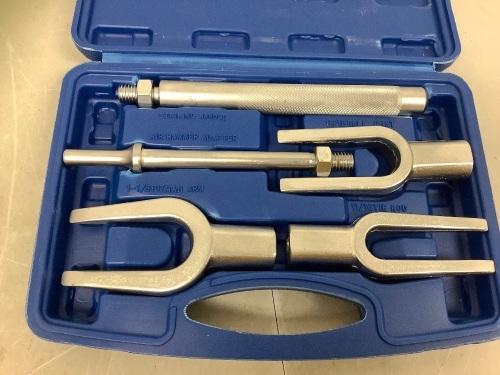 5pcs Tool Kit, Appears New - Lot 596