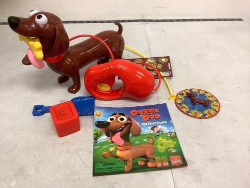 Doggie Doo Squeeze The Leash Poop, Appears New - Lot 743