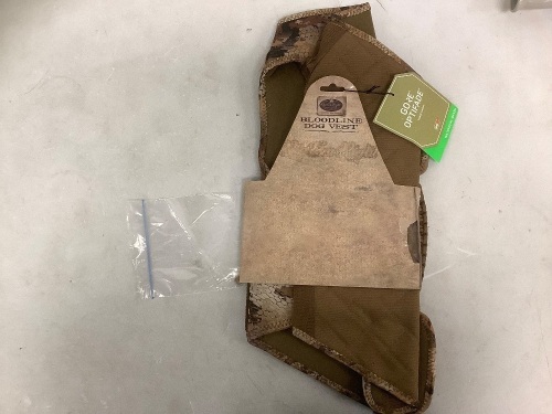 Bloodline Dog Vest, Large dog, E-Commerce Return - Lot 940