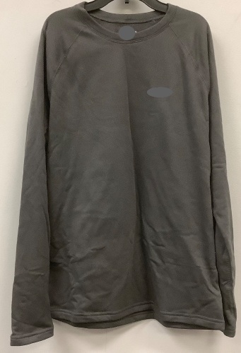 Midweight Crew Shirt, Size M, E-Commerce Return - Lot 812
