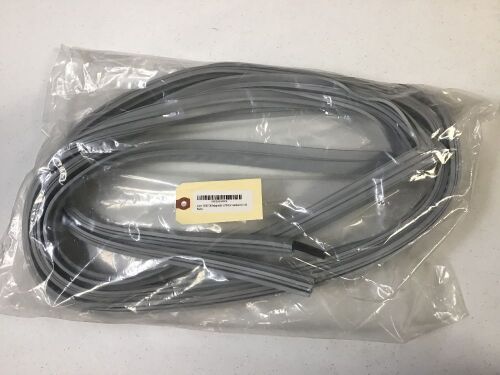 Leer Magnetic UI Door Gasket for 36 - Appears New - Lot 387