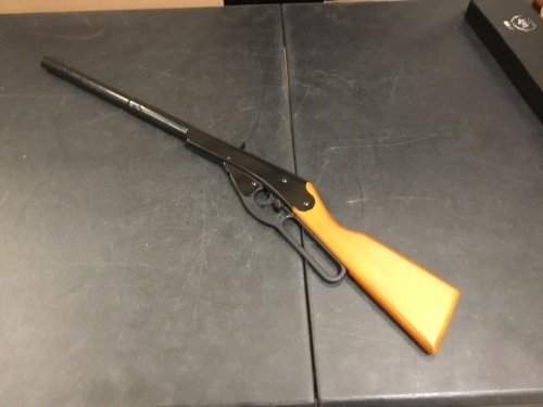 Daisy Buck .177 Cal Bb Spring Air Youth Lever Action Rifle - Appears New  - Lot 136