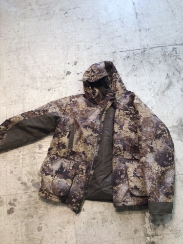 Cabela's Jacket, Size XL, Appears New - Lot 174