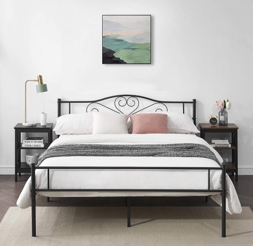 VECELO Metal Platform Bed Frame Mattress Foundation, Decorative Headboard & Footboard with Heavy Duty Support, Full, Black - Appears New   - Lot 327