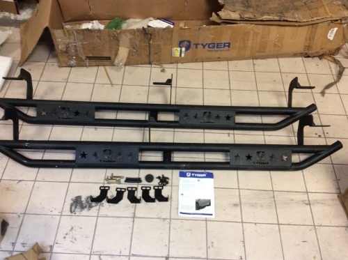 Tyger Auto TG-AM2D20078 Star Armor Kit for '09-18 Ram 1500 Crew Cab; '10-21 2500/3500; '19-21 Classic Crew Cab, Textured Black, Side Step Running Boards - E-Comm Return, Incomplete Hardware  - Lot 332