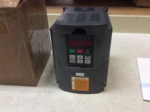 CNC Variable Frequency Drive Inverter VFD Single Phase input for 3 Phase Motor Speed Control 2hp 2.2kw 110v - E-Comm Return, Unknown condition - Lot 606