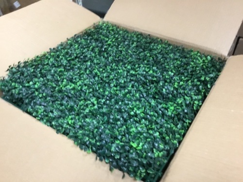 Vingli Artificial Boxwood Panels - Appears New  - Lot 852