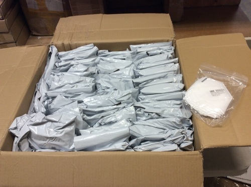 Case of Approx (200) 3M 9502+ Face Masks, 5 Pack - New - Lot 888