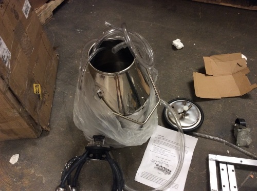 Electric Milking Machine for Farm Cows with Stainless Steel Bucket - E-Comm Return, Unknown Condition  - Lot 1009