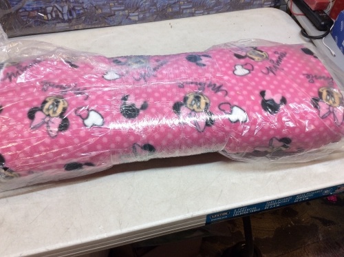 Disney Minnie Bowtique Fleece Fabric - Appears New  - Lot 1045