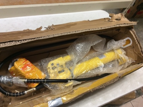 YILIKISS Hydraulic Hand Pump Power Pack Hose Coupler 2 Speed with Oil Gauge - E-Comm Return, Unknown Condition  - Lot 1133