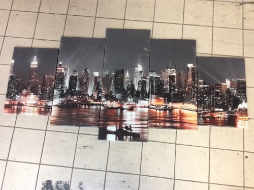 5 Piece City Skyline Canvas Home Decor - Appears New  - Lot 1138