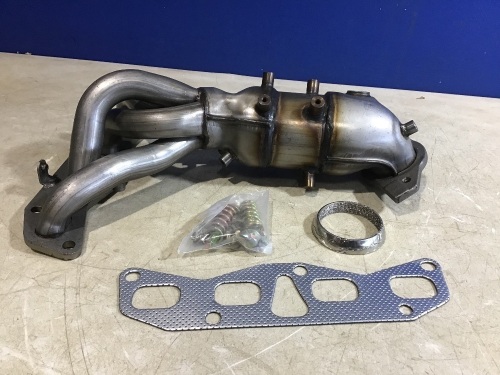 Exhaust Manifold Catalytic Converter, Unknown Fit  - Lot 1184