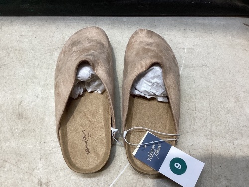 Case of (6) Universal Thread Bev Flats with Contoured Footbed, Size 9