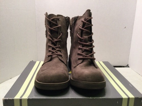 Natural Reflections Women's Boots, 8, Appears New - Lot 114