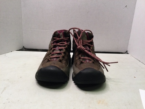 Keen Women's Hiking Boots, 6, Appears New - Lot 133