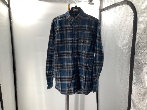 Red Head Men's Flannel, Medium, Appears New - Lot 404