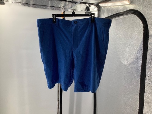Under Armour Men's Shorts, 44, Appears New - Lot 417