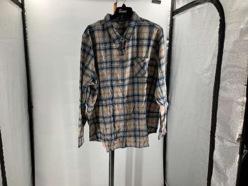 Natural Reflections Women's Flannel, 2X, Appears New - Lot 535