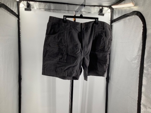 Red Head Men's Shorts, 48, Appears New - Lot 541