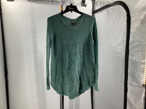 Natural Reflections Women's Shirt, Medium, Appears New - Lot 548