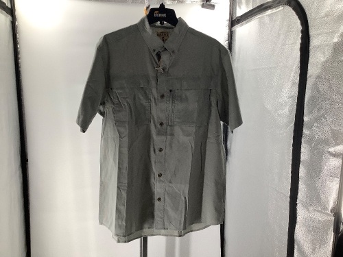 Red Head Men's Button Up Short Sleeve Shirt, Large, Appears New - Lot 575