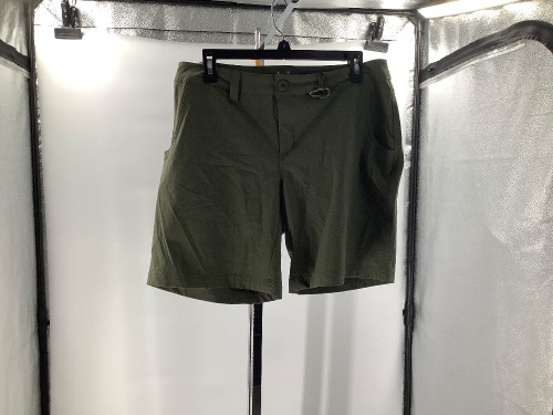 Ascend Women's Shorts, 12, Appears New - Lot 586