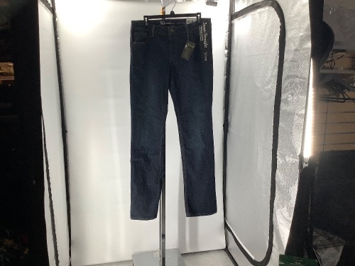 Natural Reflections Ladies Jeans, 12T, Appears New - Lot 590