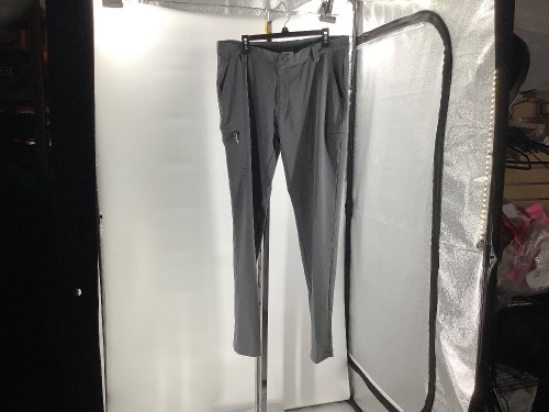 Columbia Men's Pants, 36x34, Appears New - Lot 638