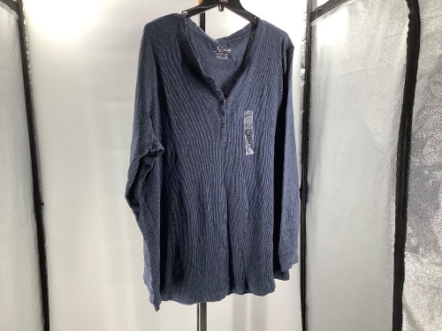 Natural Refelections Women's Shirt, 2XL, Appears New - Lot 667