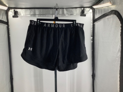 Under Armour Women's Shorts, XL, Appears New - Lot 678
