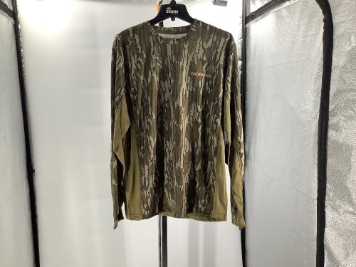 Nomad Men's Shirt, Large, Appears New - Lot 693
