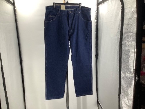 Wrangler Men's Jean's, 40x29, Appears New - Lot 697