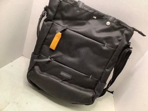 Sherpani Women's Bag, Appears New - Lot 711