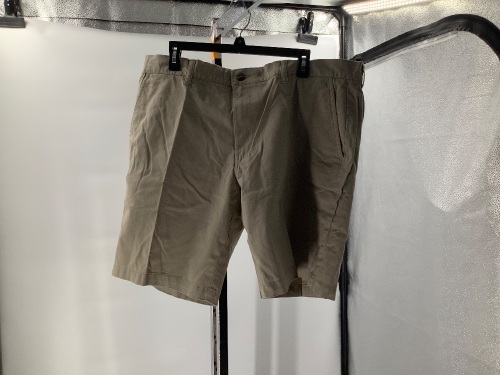Red Head Men's Shorts, 40, Appears New - Lot 440