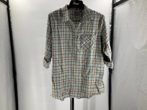 Ascend Flannel, Large, Appears New - Lot 453