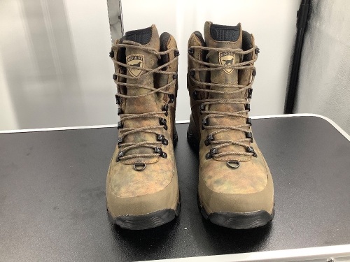 Irish Setter PINNACLE MEN'S 9-INCH WATERPROOF LEATHER FIELD CAMO BOOT, Appears New - Lot 306