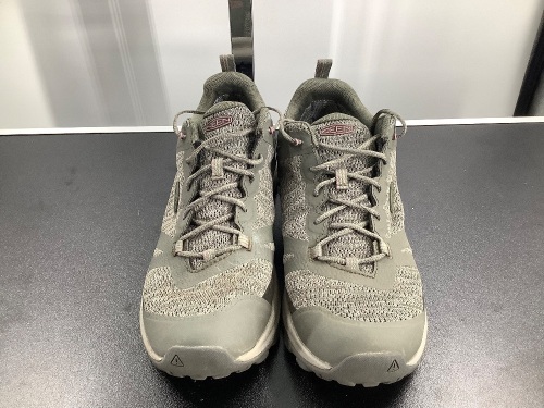 Keen Women's Shoes, 8.5, Dirty, Ecommerce Return - Lot 316