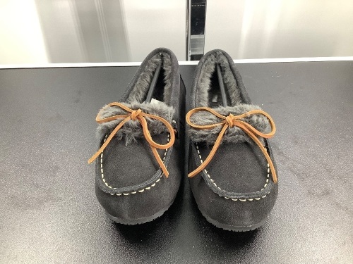 Natural Reflections Women's Slippers, 6, Appears New - Lot 317