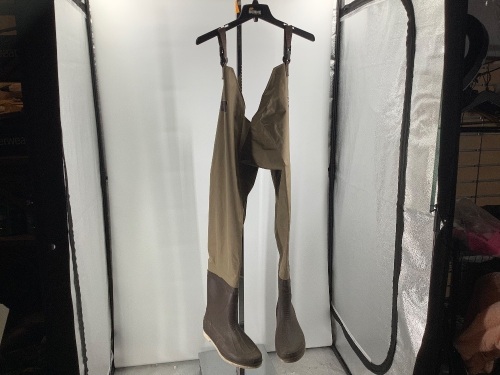 White River Men's Three Forks Felt Sole Waders, 12, Dirty, Ecommerce Return - Lot 336